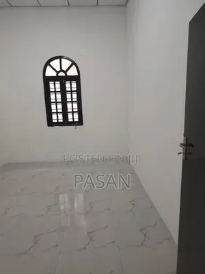 කඩවත තනිමහල් නිවසක්