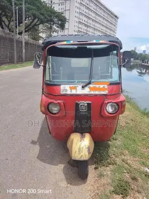 Bajaj RE 2011