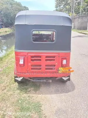 Bajaj RE 2011
