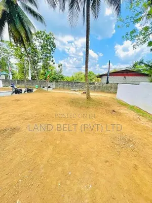 Land in Panagoda