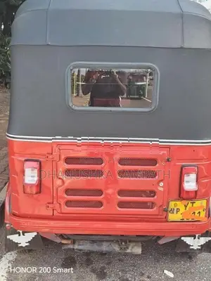 Bajaj RE 2011