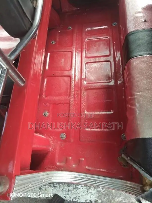 Bajaj RE 2011