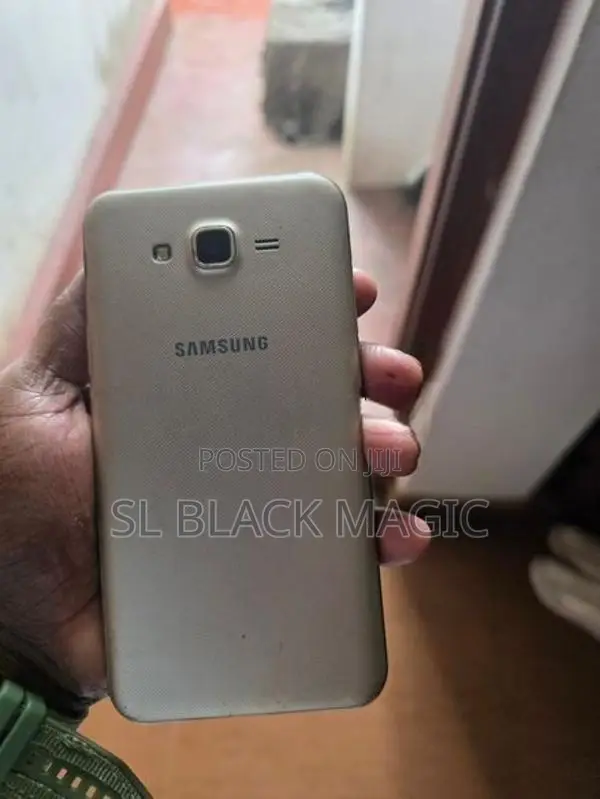 Samsung Galaxy J7 (Used)
