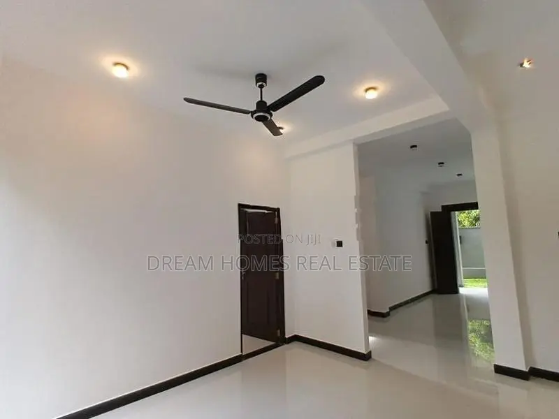 Luxury Brand New House for Sale in Homagama
