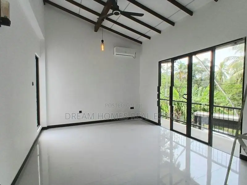 Luxury Brand New House for Sale in Homagama