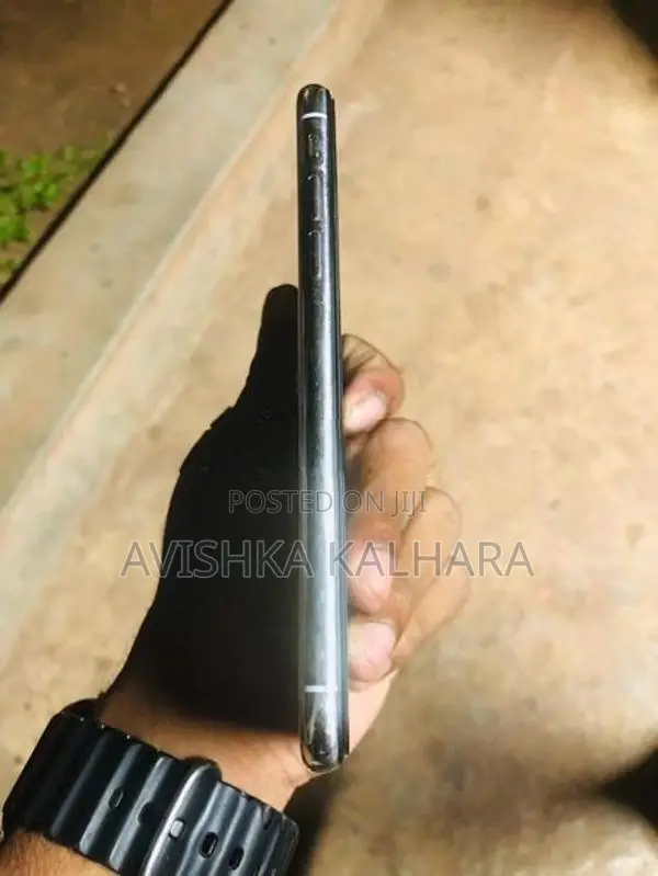 Apple iPhone X (Used)
