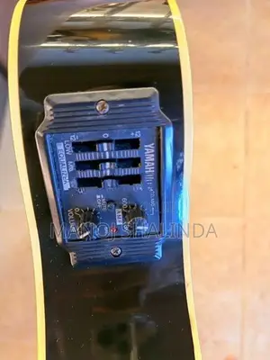 Yamaha APX 600 4A Guitar