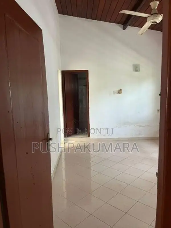 House for Sale in Battaramulla( File No 104 E)