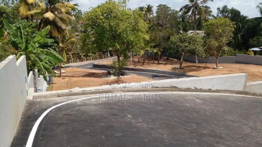 කරාපිටිය රෝහල ආසන්නයේ බිම් කොටස් විකිණීමට