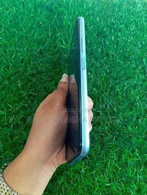 Vivo V20 3GB/32GB (Used)