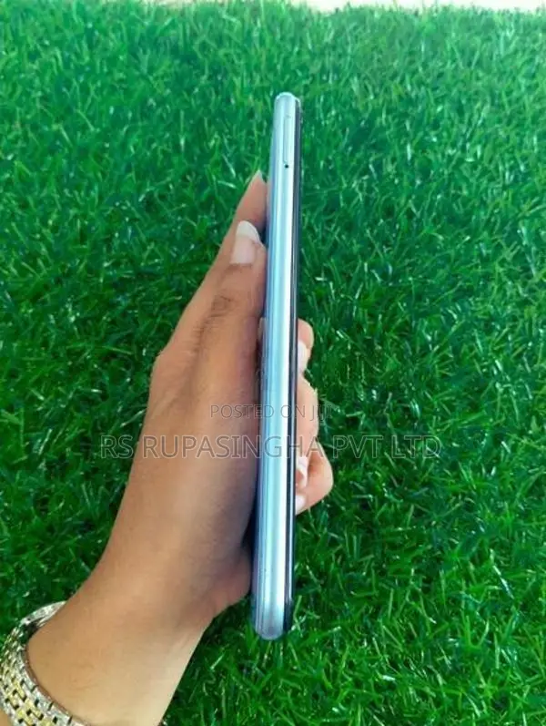 Vivo V20 3GB/32GB (Used)
