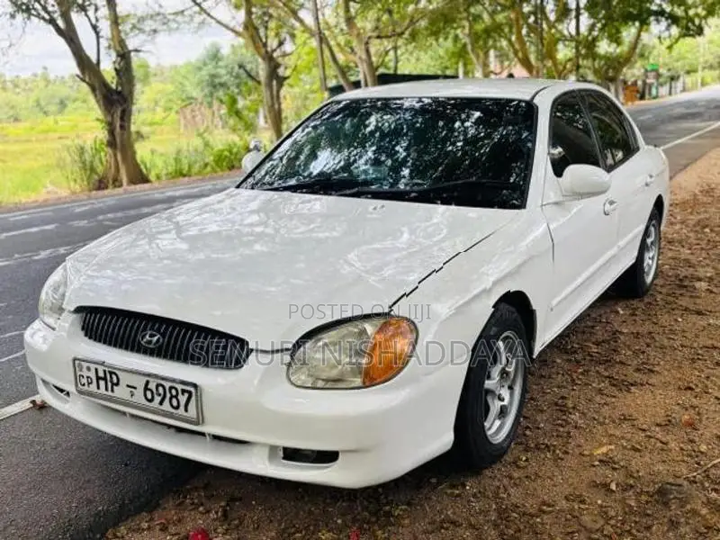 Daihatsu Mira 2000