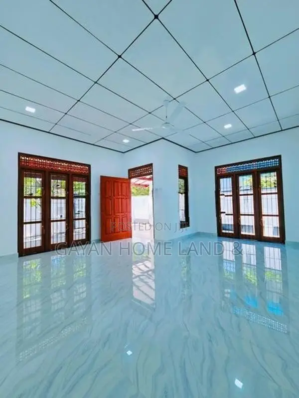 New Spacious Single Storey Quality House For Sale In Kesbewa Road