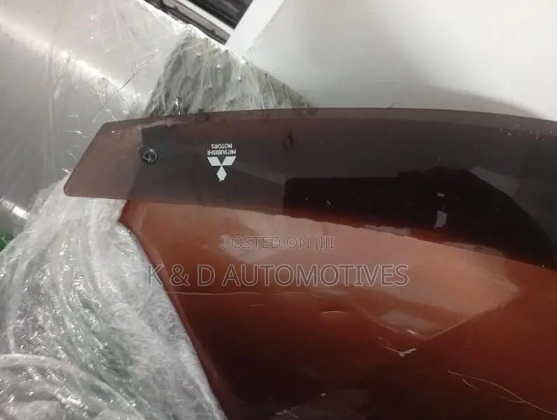 Mitsubishi Outlander Bonnet Visor