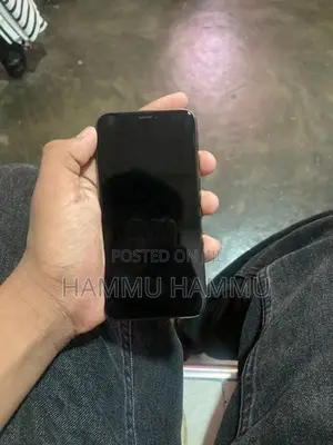 Apple iPhone XS (Used)