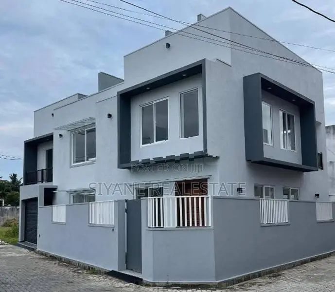 Super Luxury House for Sale in Mount Lavinia