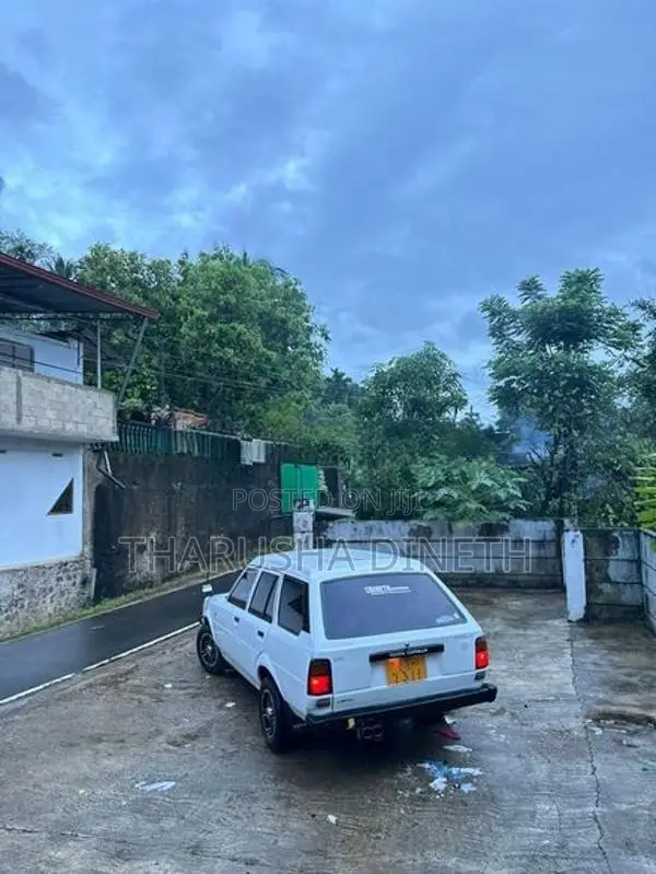 Toyota Corolla DX Wagon KE72 1983