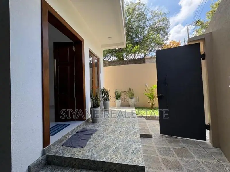 Super 3 Storey House for Sale in Malabe Kahanthota Road