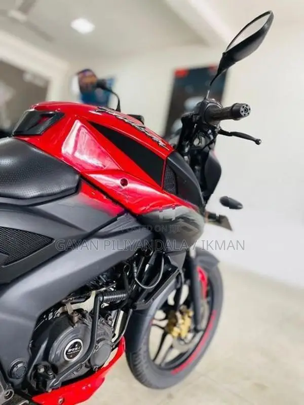 Bajaj Pulsar NS160 2018