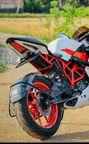 KTM RC 200 2018