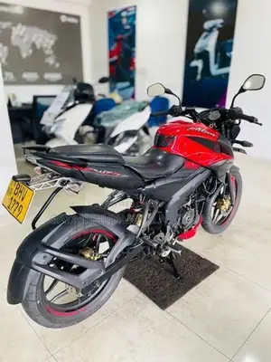 Bajaj Pulsar NS160 2018