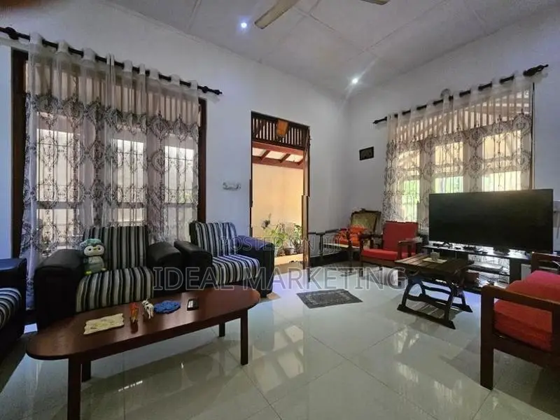3 Bedroom House for Sale - Malabe (em617)