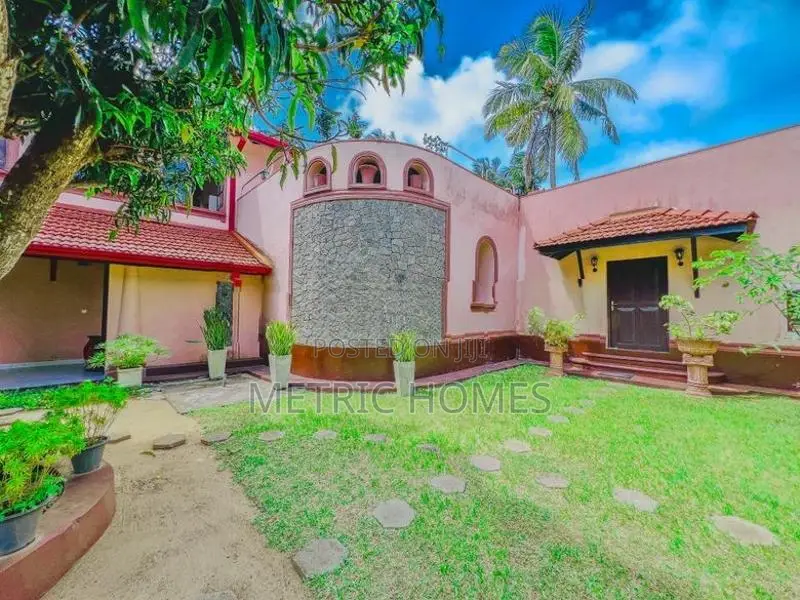 nearby airport 57 land with luxury house sale in negombo