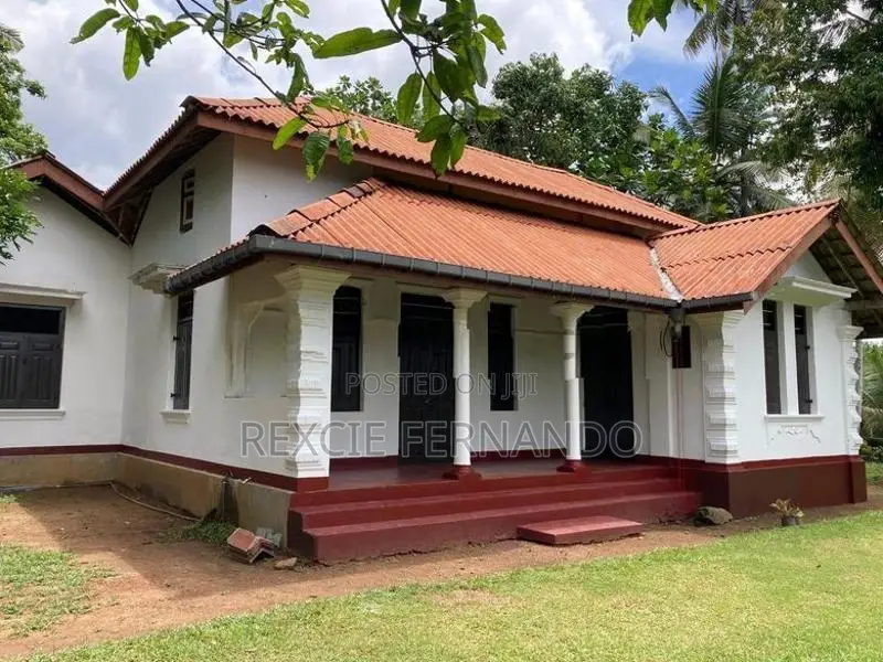 Classic colonial style house for sale