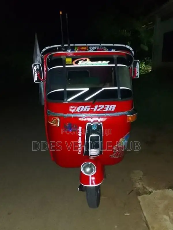 Bajaj RE 1999