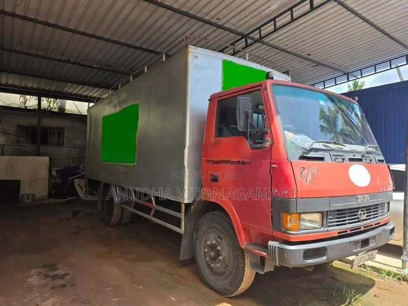 Tata LPT-1109-EX 2012