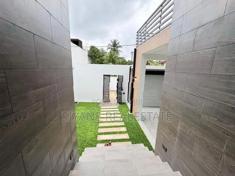 Luxury New House Sale in Battaramulla