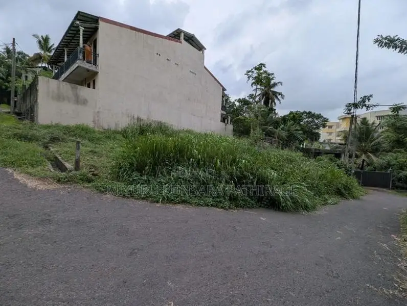 Land for Sale in Karapitiya