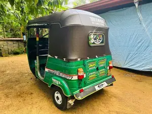 Bajaj RE 2010