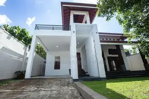 Modern Luxury Home at Delpe Junction, Ragama