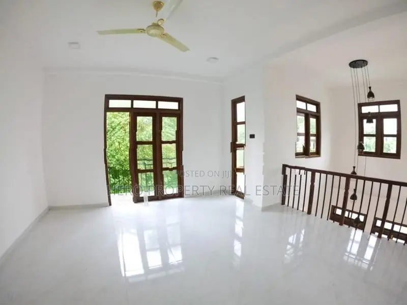 Luxurious Modern House for Sale in Athurugiriya 🚗🌟
