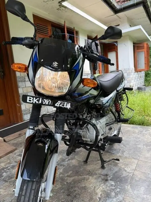 Bajaj CT100 ES 2025