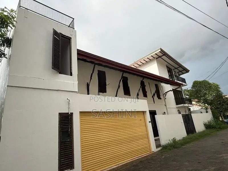 Luxury Modern House for Rent Kumaragewatte Road, Thalawathugoda