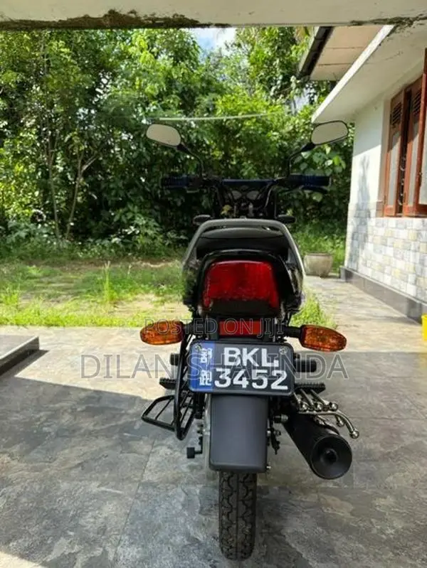 Bajaj CT100 ES 2025