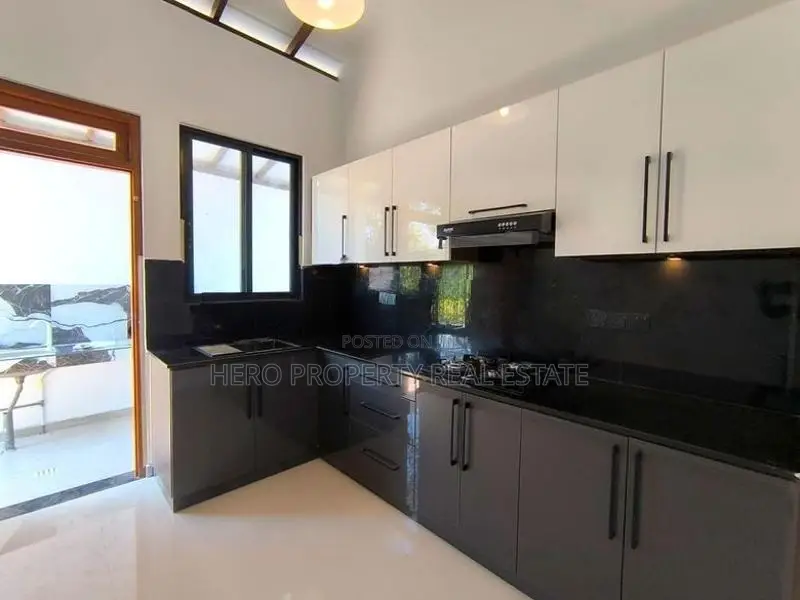 Luxury Modern House for Sale in Athurugiriya