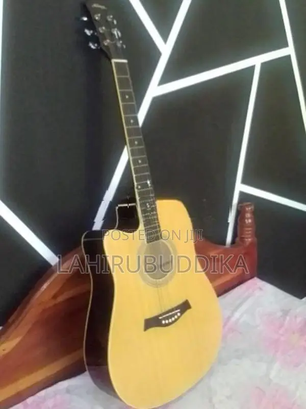 Box Guitar