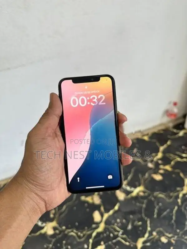 Apple iPhone XS (Used)