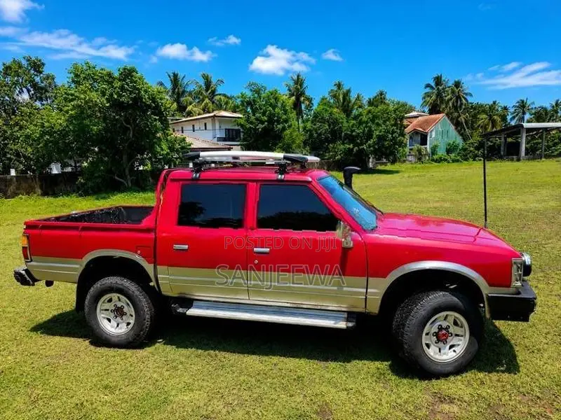 Nissan Dutsun 1983