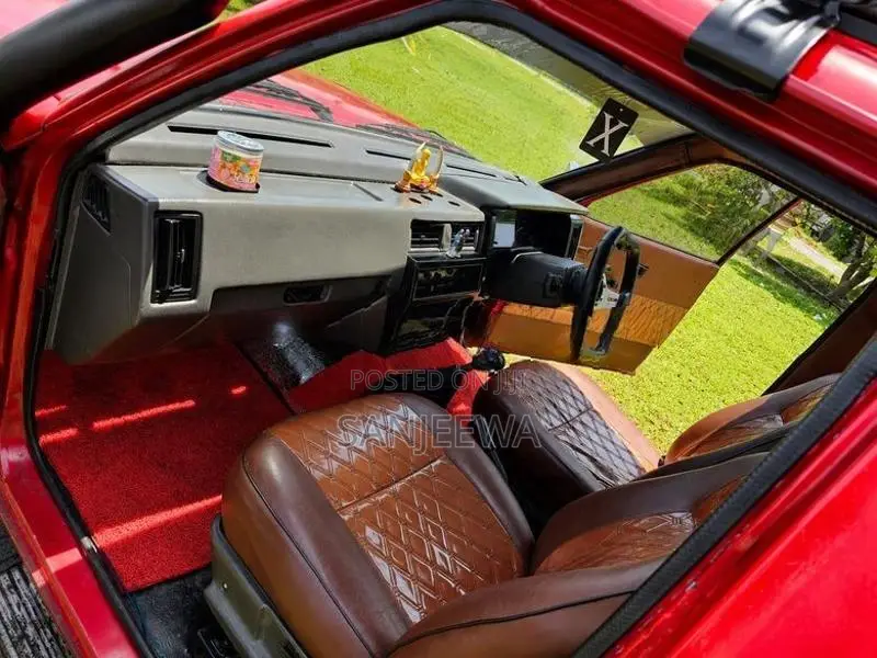 Nissan Dutsun 1983