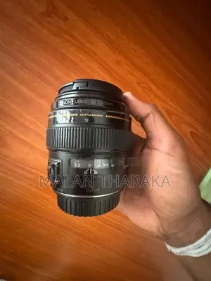 Canon 85mm 1.8F Lens