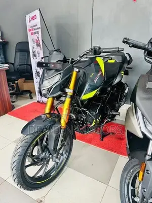 Hero Hunk 160R 4V Brand New 2026