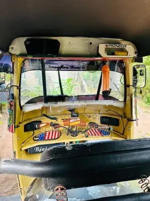 Bajaj RE 2001