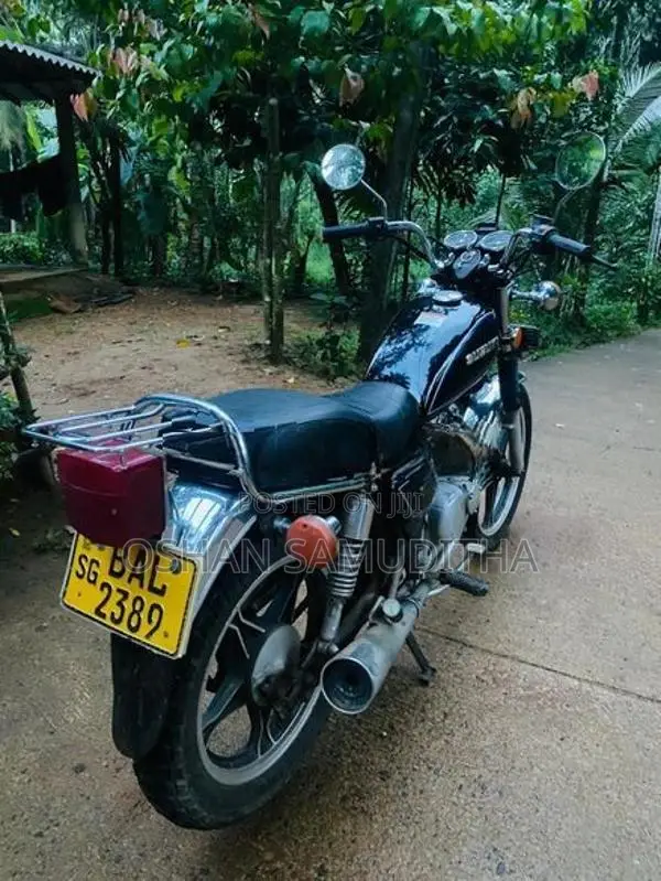 Suzuki GN 125 2013