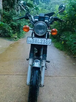 Suzuki GN 125 2013