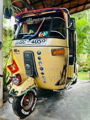 Bajaj RE 2001
