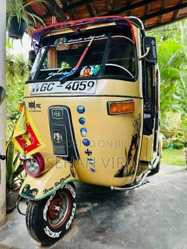 Bajaj RE 2001